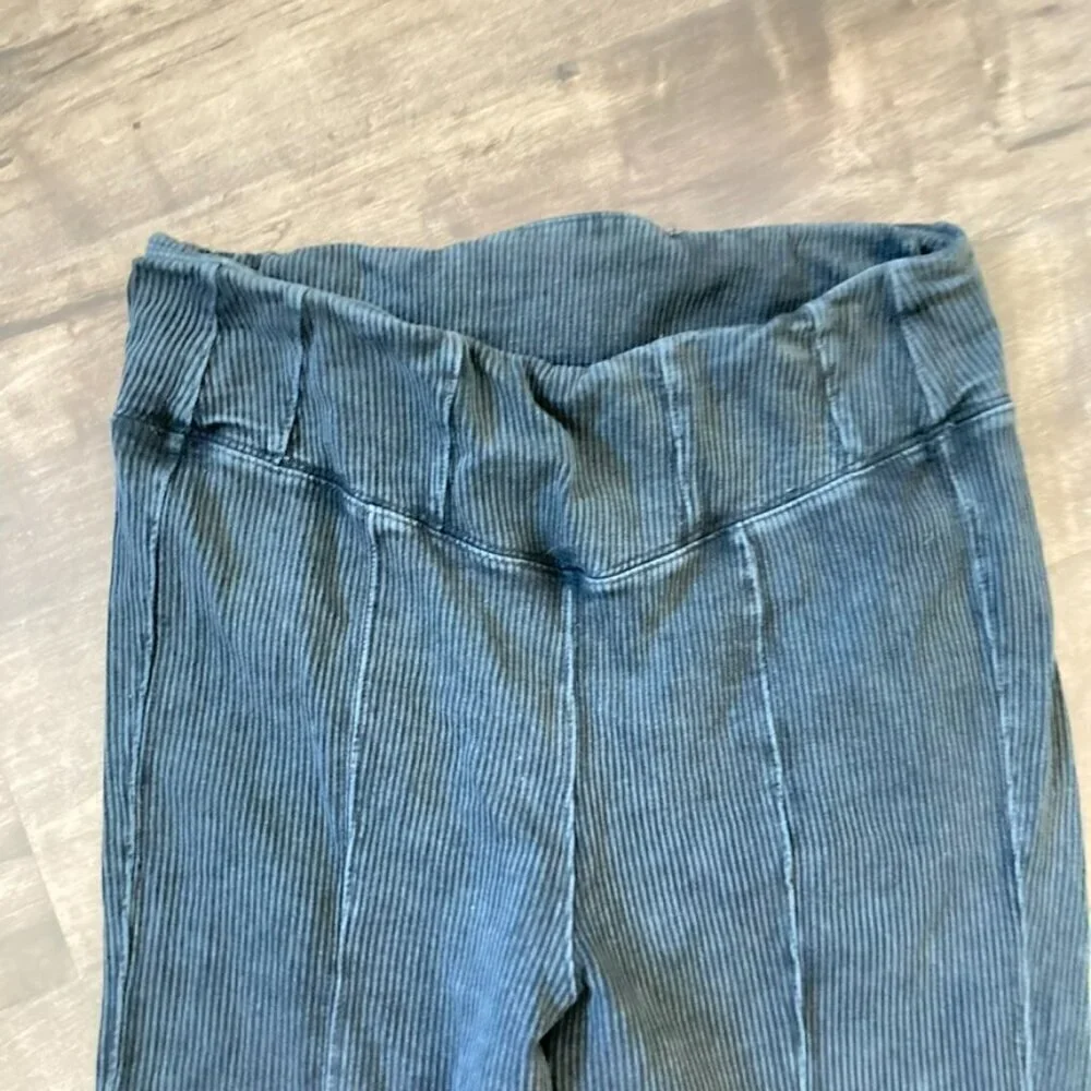 NWOT Free People Movement Peek A Boo Flare Pants Black Ribbed Sz S - Picture 4 of 6